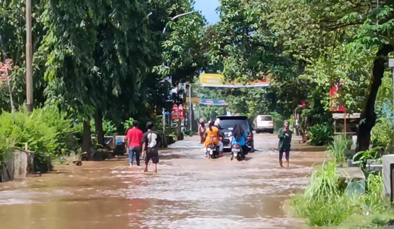 Diguyur Hujan 4 Jam 2 Kecamatan Di Pasuruan Terendam Banjir PANTURA7