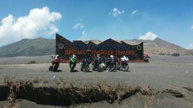 
					Rusak Panorama Alam, Tugu ‘The Sea Of Sand’ Bromo Diprotes