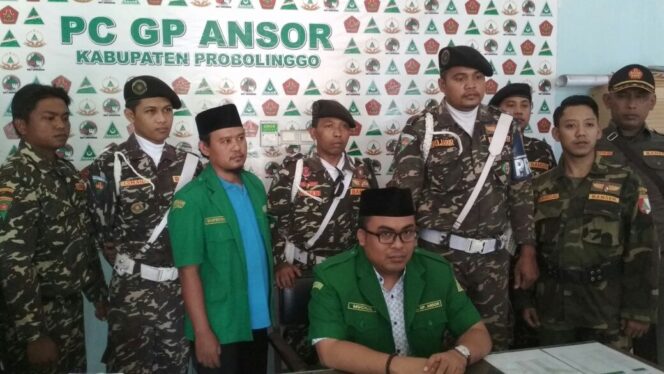 
					Ketua GP Ansor Kabupaten Probolinggo, Muchlis, saat gelar jumpa pers dengan wartawan di kantornya, Sabtu (21/10/2017).