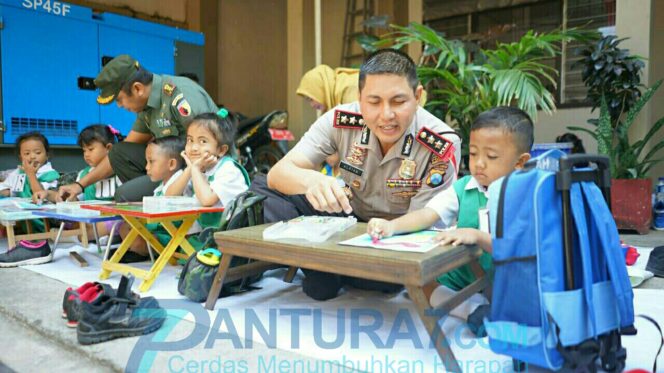 
					TNI/Polri Tanamkan Jiwa Nasionalisme Melalui Lomba Mewarnai