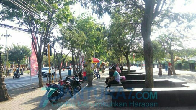 
					PKL Liar di Alun-alun Kraksaan Dikeluhkan, Ini Langkah Pemkab Probolinggo