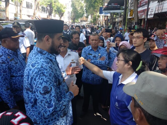 
					Cek Parkir di Pasar Baru, Walikota ‘Diwaduli’ Pedagang