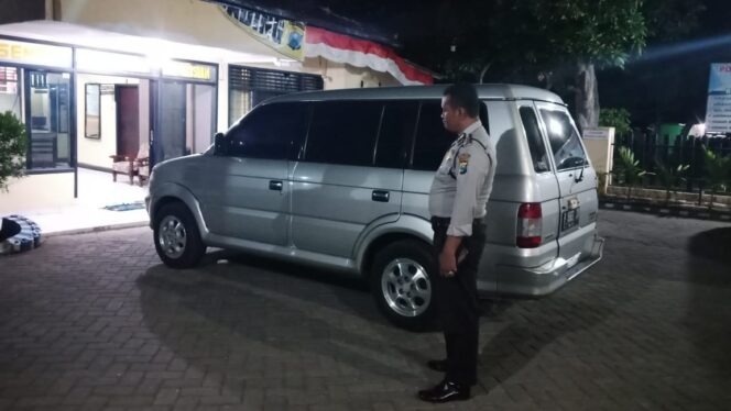 
					Polisi Amankan Mobil Tak Bertuan di Gading