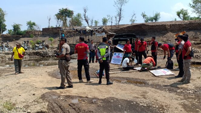 
					Dinilai Rusak Lingkungan, Galian C di Sungai Pancar Glagas Ditutup