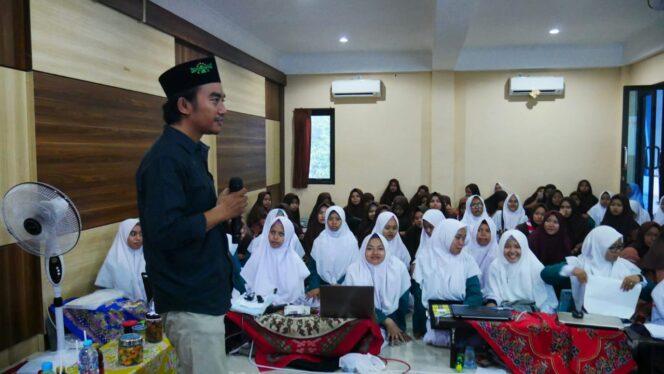 
					Tumbuhkan Budaya Literasi, MA. Zaha Genggong Gelar Pelatihan