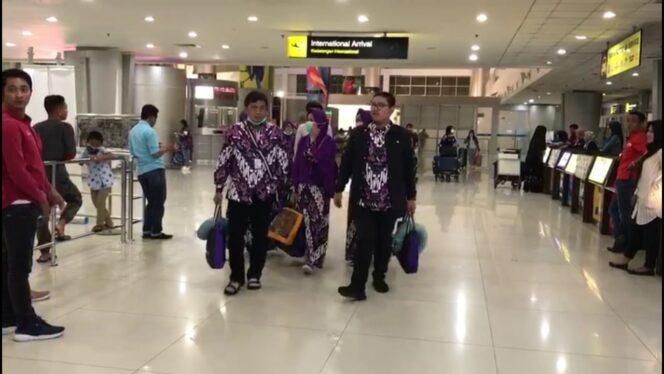 
					Jamaah Calon Umroh Dipulangkan, Biro Travel Rugi