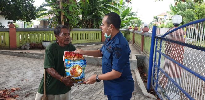 
					KSOP Probolinggo Santuni Lansia dan Tukang Becak