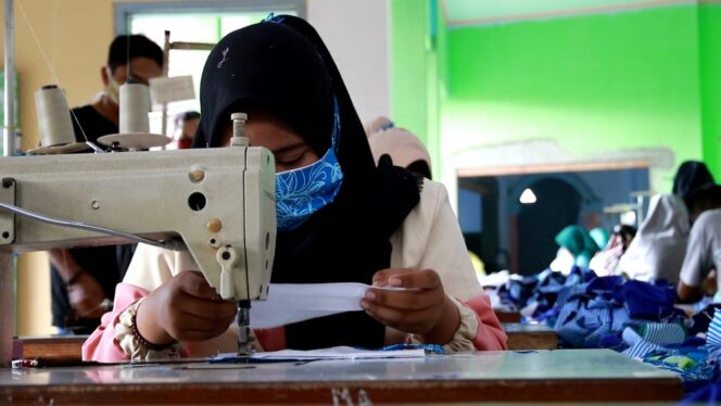 
					Gerakan Sejuta Masker Kain Selamatkan Pengrajin Batik