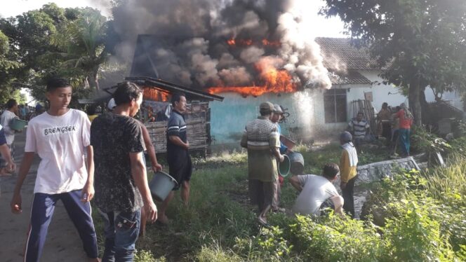 
					Isi Bensin lalu Tumpah, Toko di Krejengan Terbakar