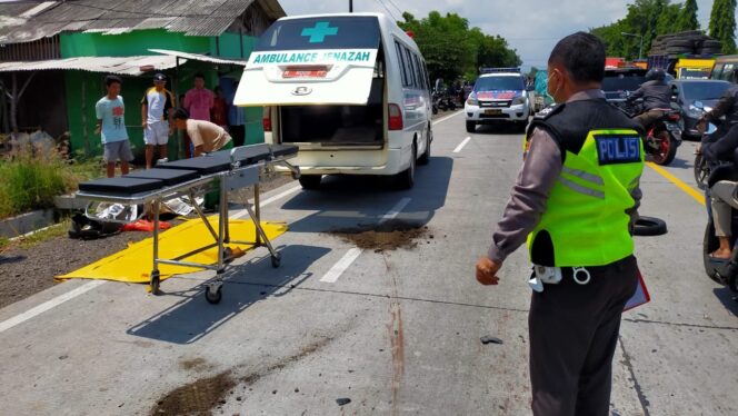 
					Diseruduk Avanza, 2 Pemotor Meninggal