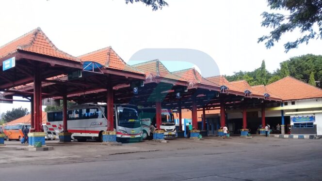 
					Imbas PSBB, Ratusan Bus di Terminal Bayuangga Tak Beroperasi