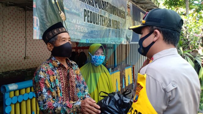 
					Tak Dapat Bansos, Warga Terdampak Covid-19 ‘Digerojok’ Sembako