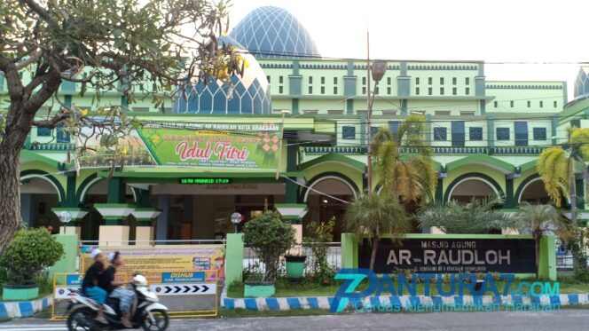 
					Mulai Besok, Masjid Alun-alun Kraksaan Kembali Gelar Salat Jum’at