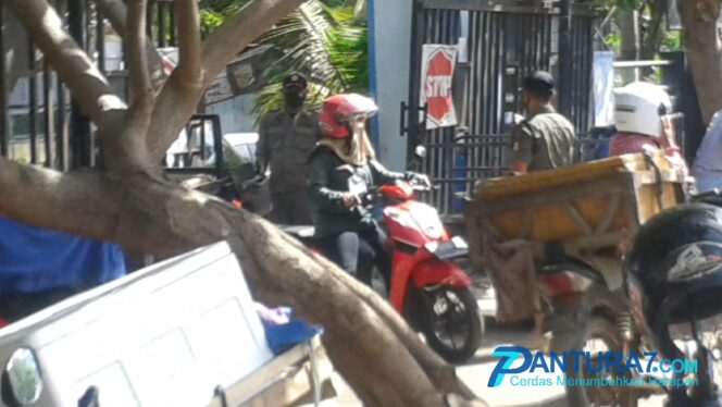 
					Pembeli dan Pedagang Tak Bermasker Dilarang Masuk Pasar