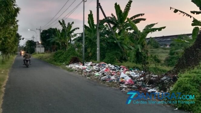 
					Sampah Liar Berserakan dan Bau Dikeluhkan Warga