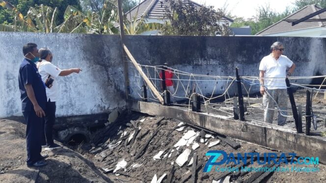 
					Pintu Keluar dan Gudang Styrofoam BJBR Ludes Terbakar