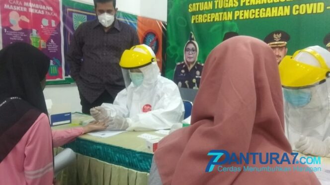 
					100 Peserta UTBK Jalani Rapid Test Gratis