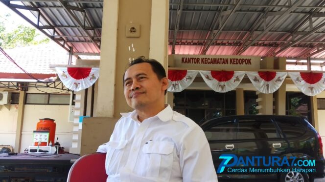 
					Hari Pertama Tutang Ngantor di  Kecamatan Kedopok, Camat Respon Positif