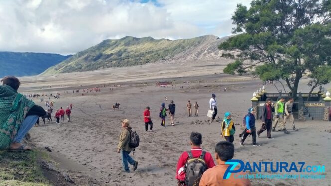 
					Pertama Dibuka, 470 Wisatawan Kunjungi Bromo