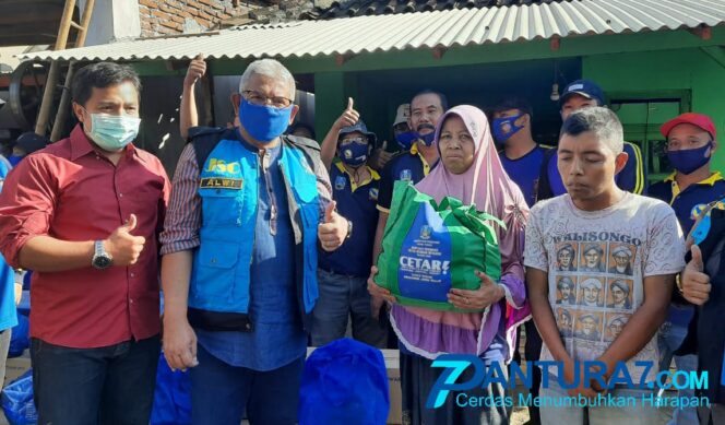 
					Pemuda Leces Daftar Haji dari Hasil ‘Ngamen’, Khofifah pun Takjub