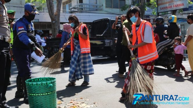 
					Razia Masker di Pasar Baru, 37 Orang Terjaring