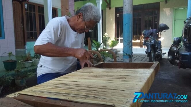 
					Perajin Rotan di Kanigaran, Bertahan dari Modernisasi dan Pandemi