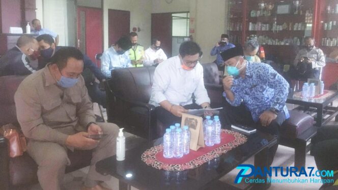 
					Dewan Desak Pabrik Kemasan Plastik di Pandaan Swab Massal Karyawan