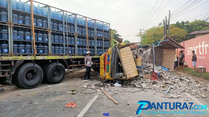 
					Laka Beruntun di Pandaan, 3 Korban Luka