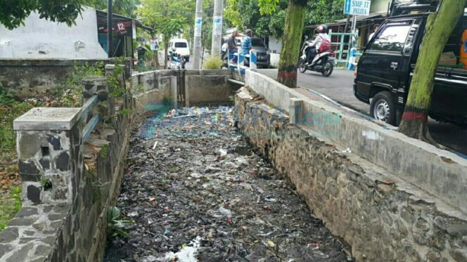 
					BPBD Ingatkan Potensi Banjir dan Badai