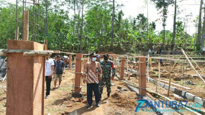 
					Lima Desa di Lumbang ‘Digerojok’ Seribu Sapi