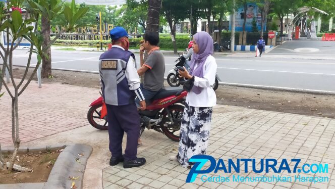 
					Diparkir 5 Menit, Motor Matic di Alun-alun Kraksaan Raib