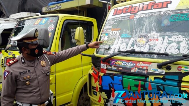 
					Resahkan Pengguna Jalan, Truk ‘Goyang’ Dikandangkan