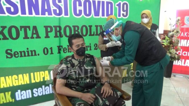 
					Wali Kota dan Sekda Gagal Divaksin