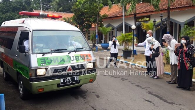 
					Lepas Jenazah, Bupati Apresiasi Perjuangan dr. Syaiful