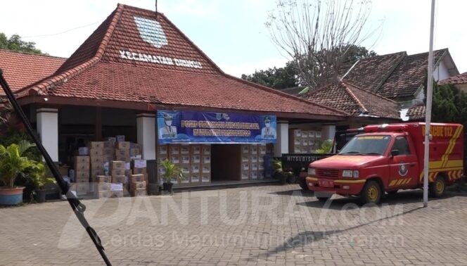 
					Korban Banjir Dringu Keluhkan Bantuan Tidak Merata