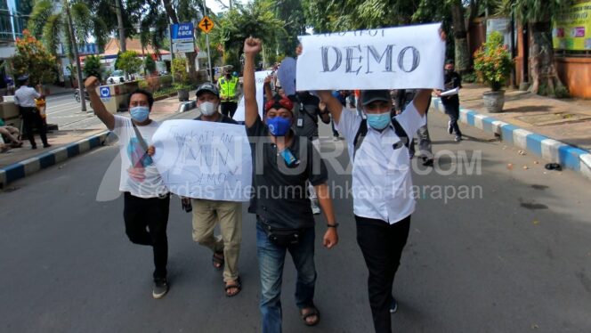 
					Kecam Insiden Situbondo, Wartawan Probolinggo Turun Jalan