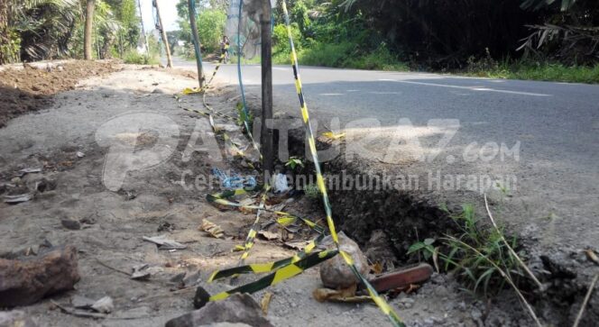 
					Jalan Kendaraan Proyek SPAM Umbulan Rusak Tergerus Hujan