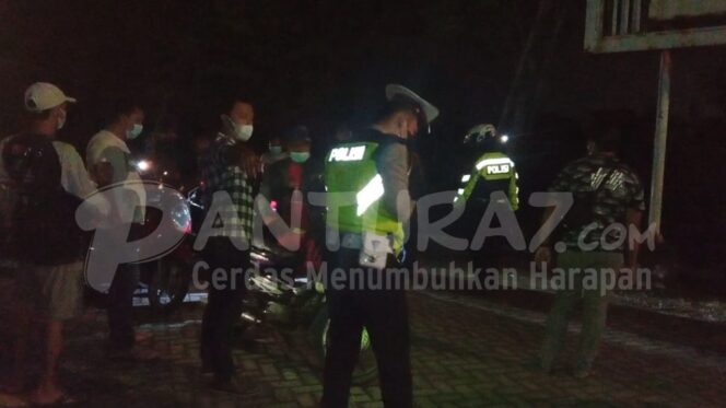 
					Incar Pengedar Narkoba, Polisi Razia Warkop di Gempol