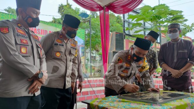 
					Resmikan Masjid, Polsek Gading Bina Anak Penghafal Alquran