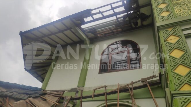 
					Gempa Malang Rusak 16 Rumah dan Masjid di Pasuruan