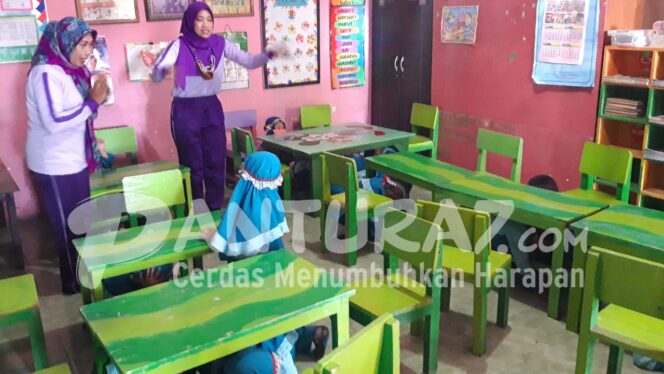 
					Trauma Gempa, Siswa TK Dibekali Mitigasi Kebencanaan