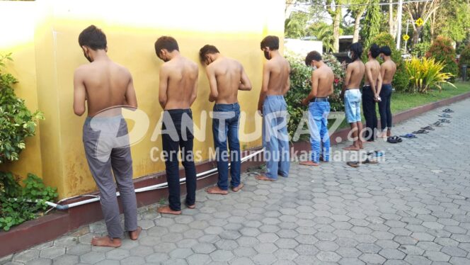 
					Polisi Ciduk 10 Remaja, Diduga Biang Pelemparan Batu di SMK A. Yani