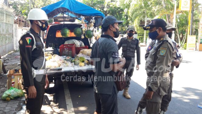 
					Ingin Jualan di Pinggir Jalan? Siap-siap KTP Disita