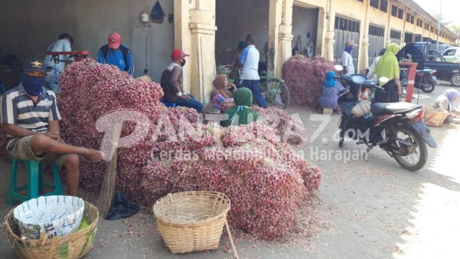 
					Harga Bawang Merah Meroket Mendekati Idul Adha