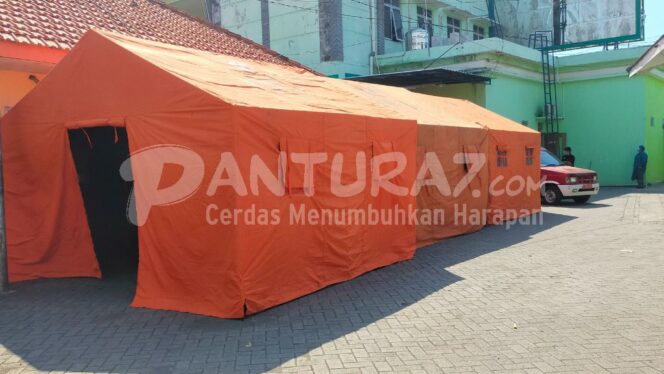 
					Antisipasi Antrean Pasien, RSUD Siapkan Tenda