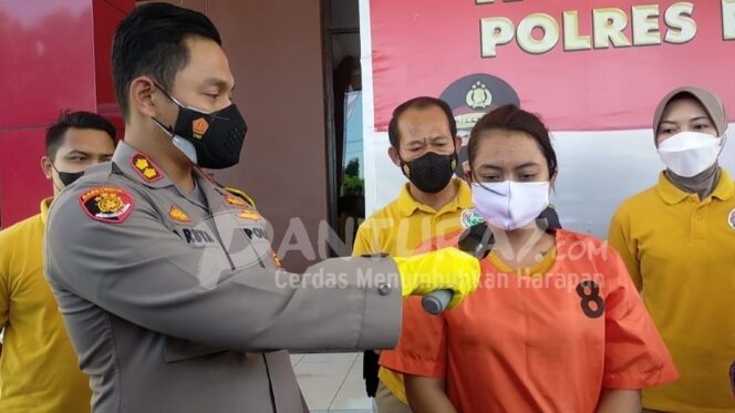 
					Lanjutkan Bisnis Suami, Perempuan Pengedar Pil Koplo Ditangkap