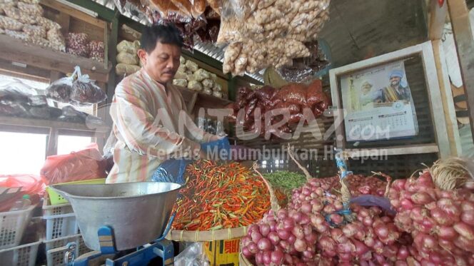 
					Harga Cabai Rawit Terjun Bebas, Kini Rp15 Ribu/Kg