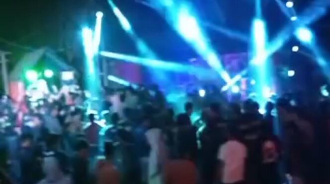 
					Duh! Anggota Dewan di Puspo Gelar Dangdutan Pernikahan Ditengah PPKM