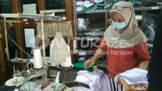 
					PTM Dimulai, Perajin Seragam Sekolah Banjir Pesanan