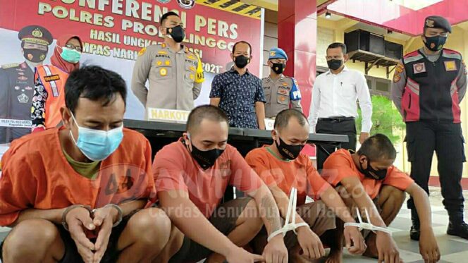 
					4 Pengedar Pil Koplo dan SS di Kalangan Pelajar Dibekuk